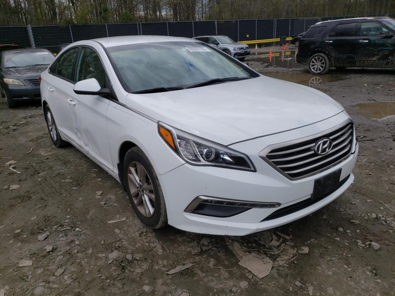 HYUNDAI SONATA SE 2015 with VIN 5NPE24AF4FH203947 - Photo from auction