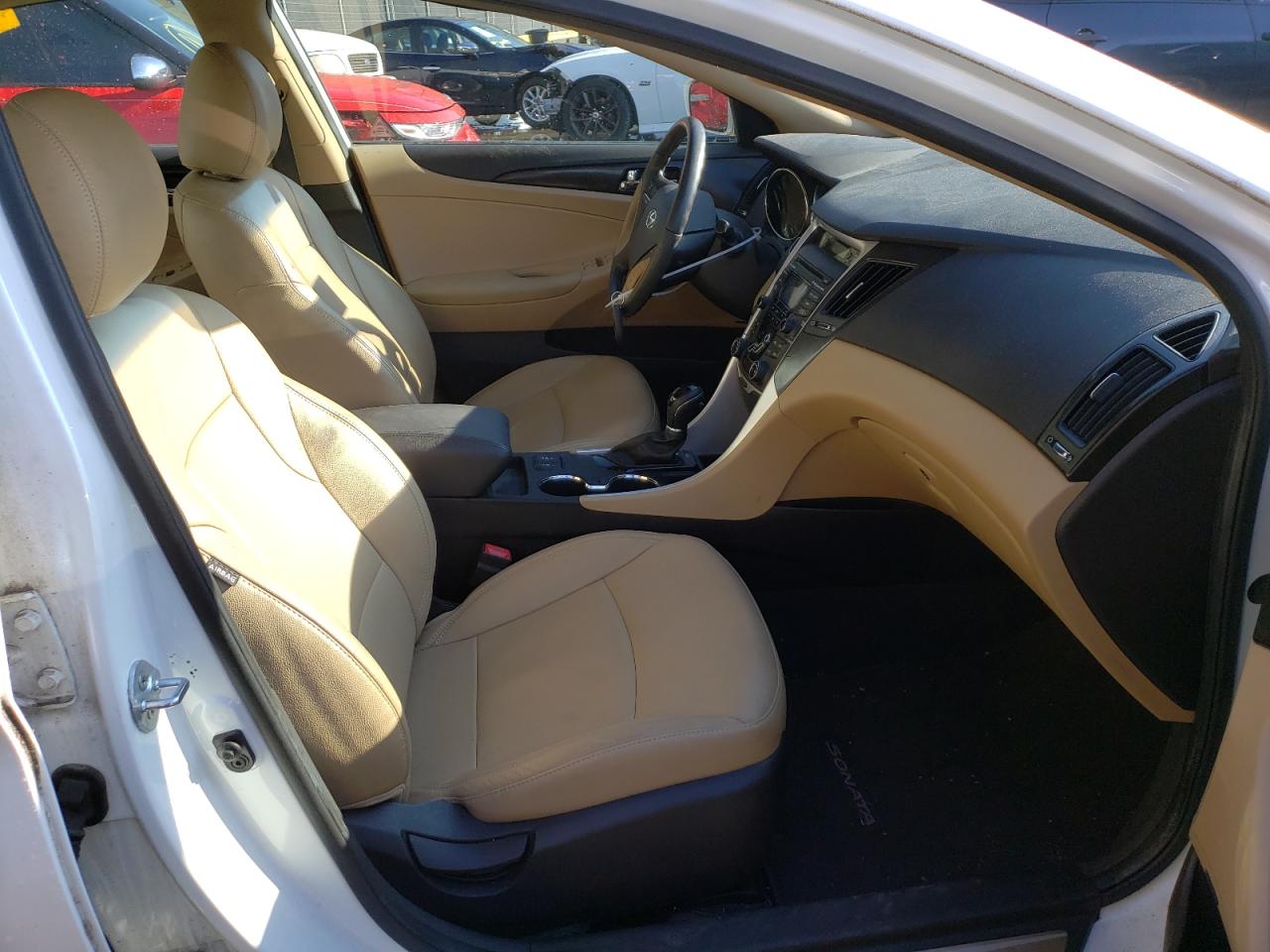 Photo 5 from auction – 2013 HYUNDAI SONATA SE with VIN 5NPEC4AC7DH559082