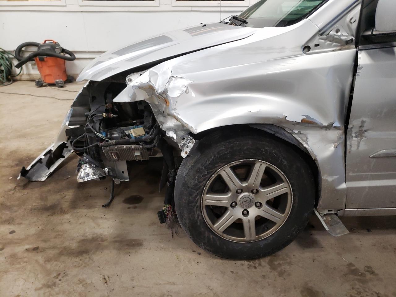 Photo 10 from auction – 2012 CHRYSLER TOWN & COU with VIN 2C4RC1BG7CR313619