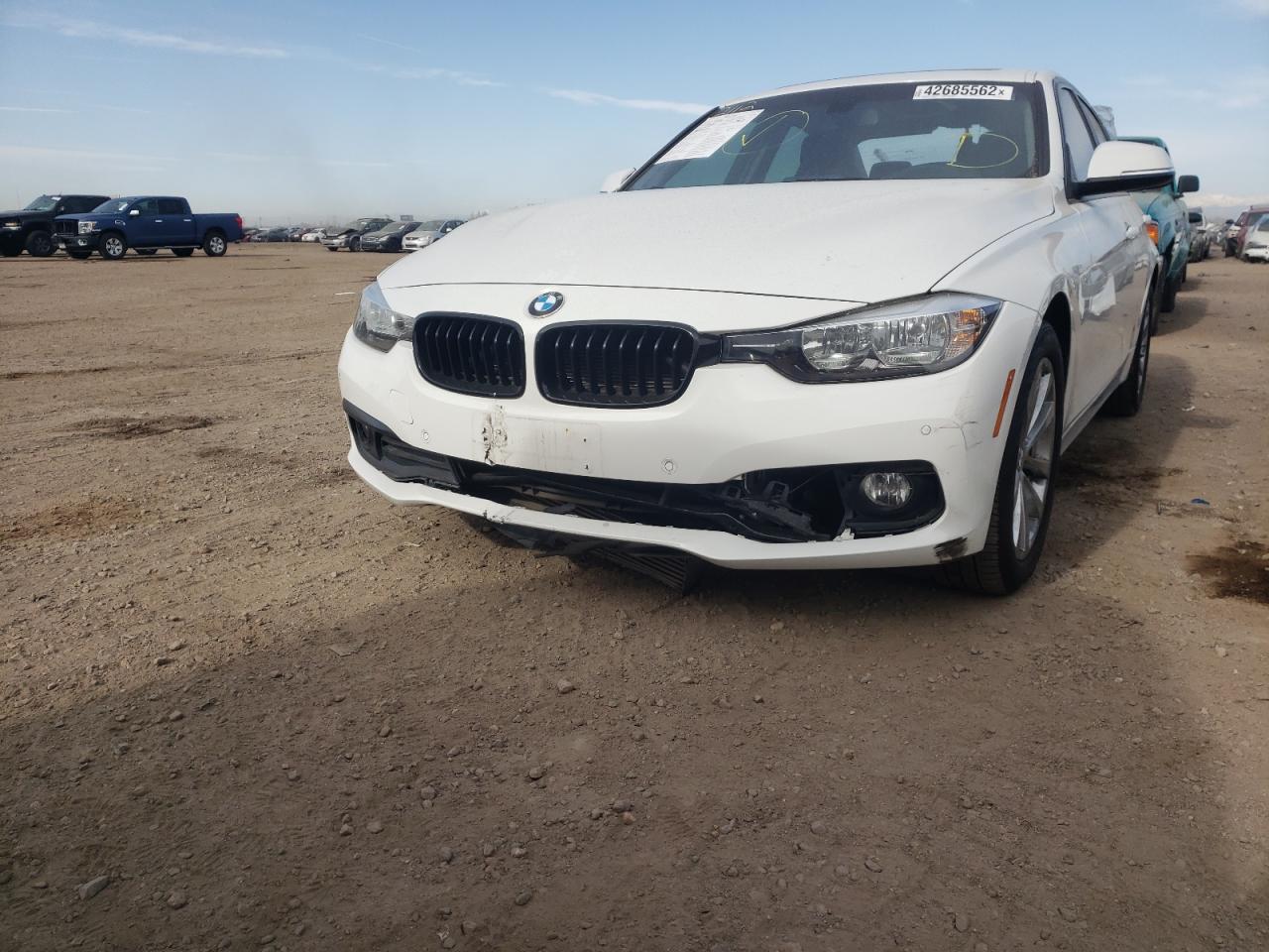 Photo 9 from auction – 2017 BMW 320 XI with VIN WBA8E5G52HNU42079