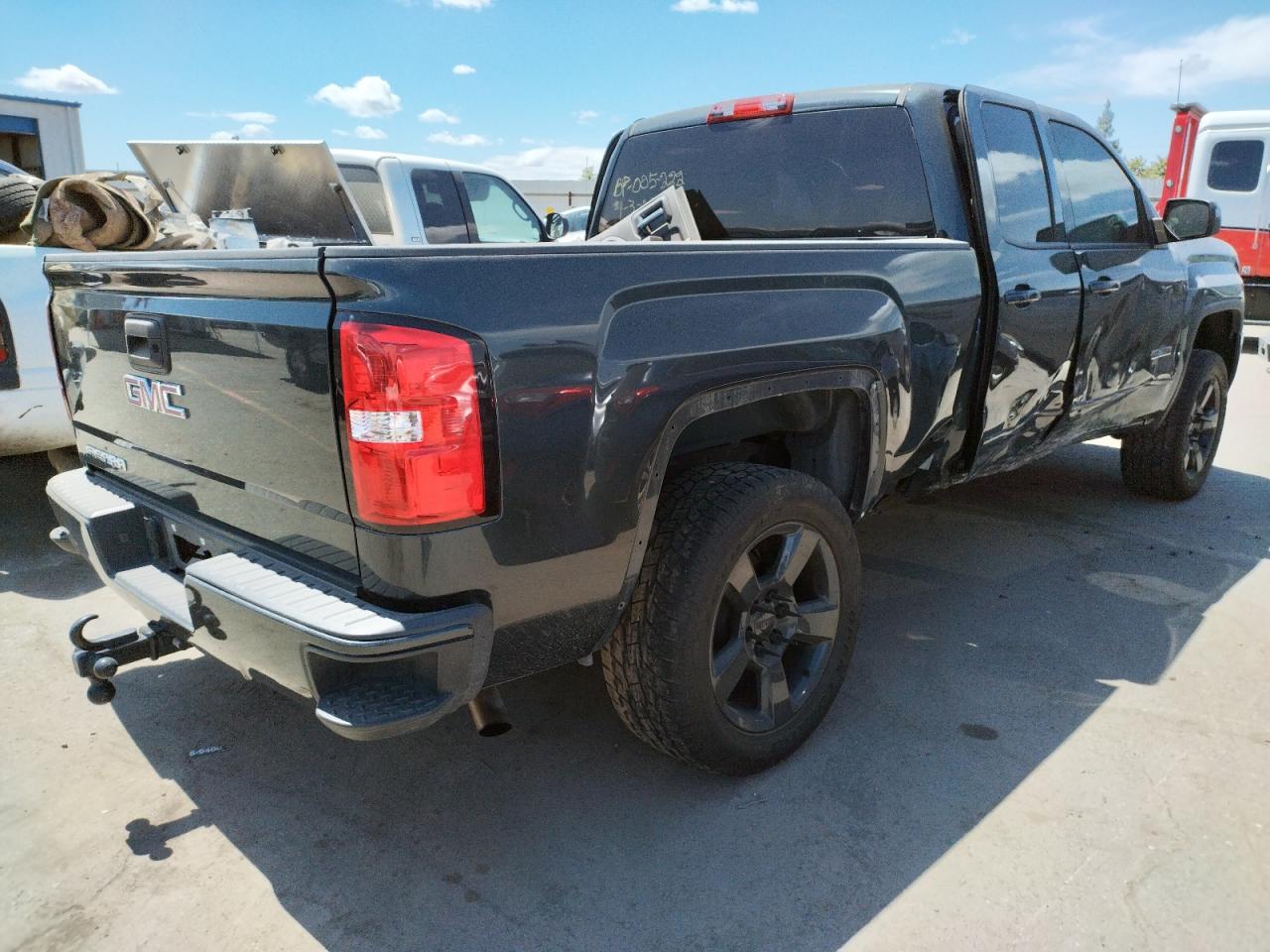 Photo 4 from auction – 2017 GMC SIERRA C15 with VIN 1GTR1LEC1HZ231103