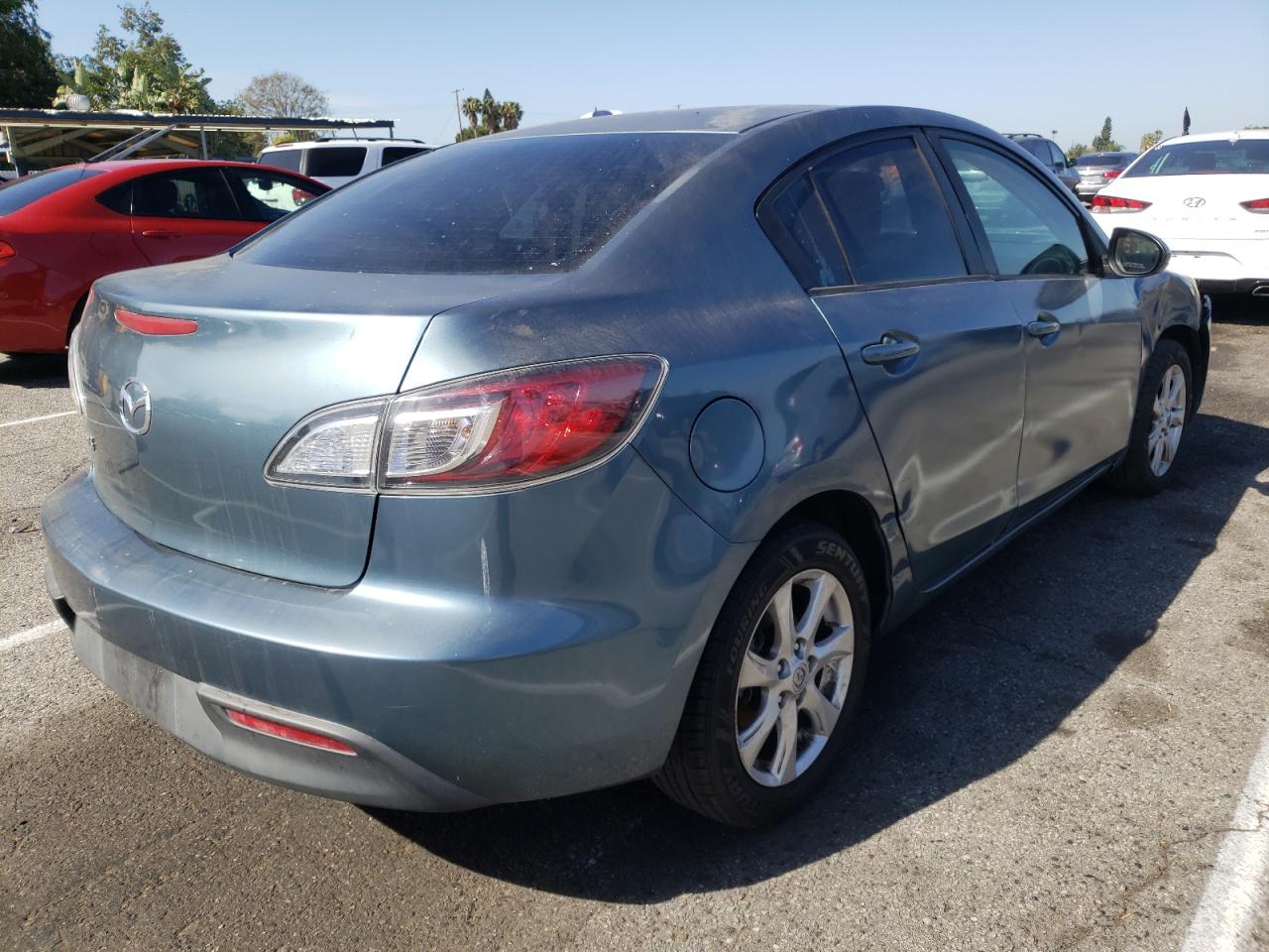 Photo 4 from auction – 2011 MAZDA 3 I with VIN JM1BL1VF8B1384027