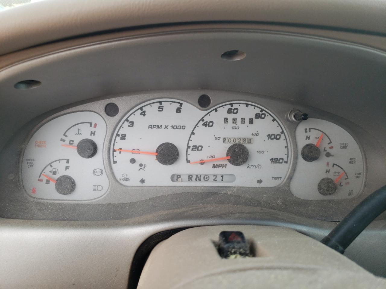 Photo 8 from auction – 2001 FORD EXPLORER S with VIN 1FMZU77E61UC90059