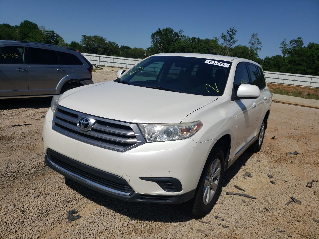Photo 2 from auction – 2013 TOYOTA HIGHLANDER with VIN 5TDZA3EH7DS041703