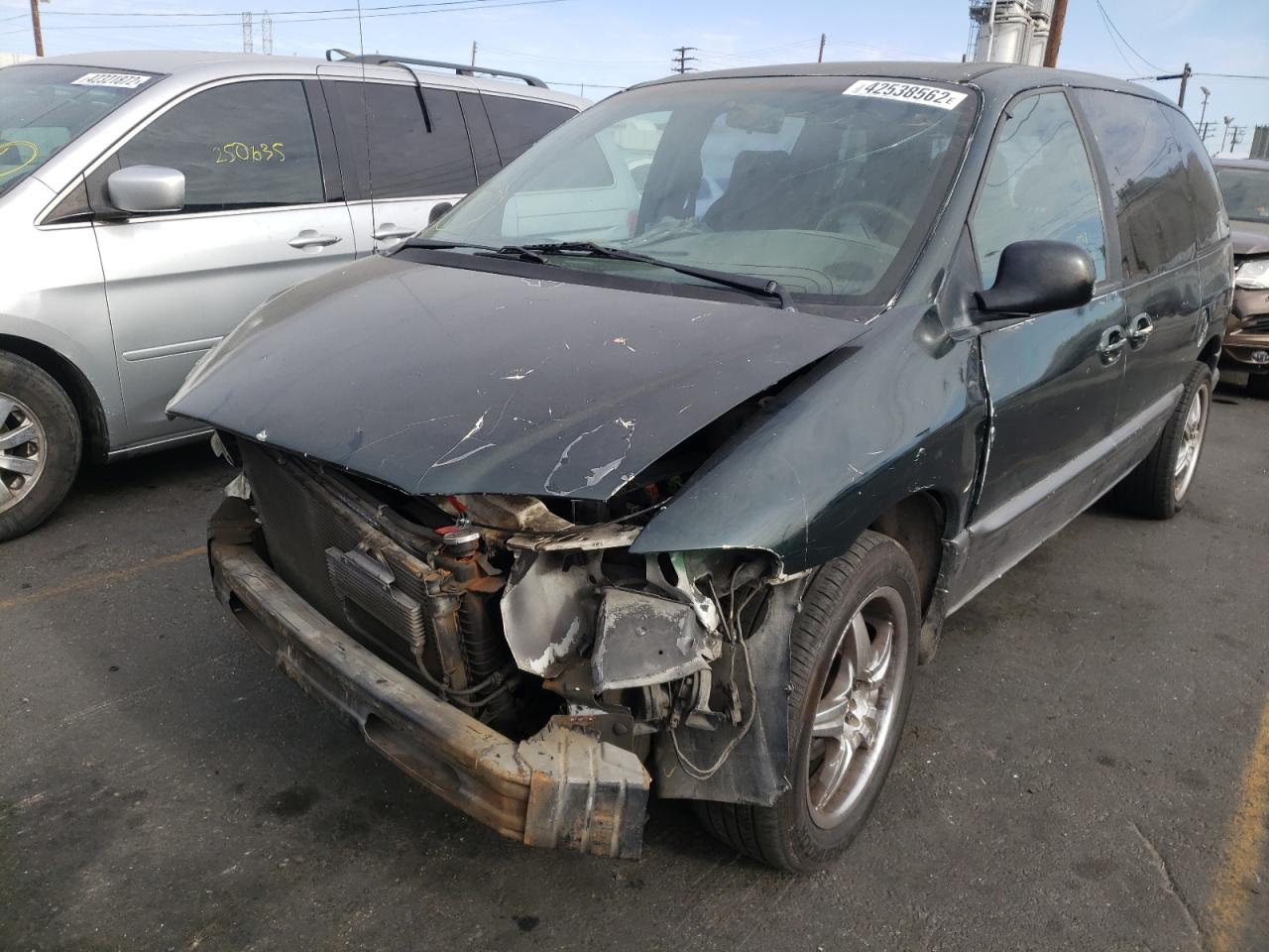 Photo 2 from auction – 1998 DODGE CARAVAN SE with VIN 1B4GP45R0WB746872