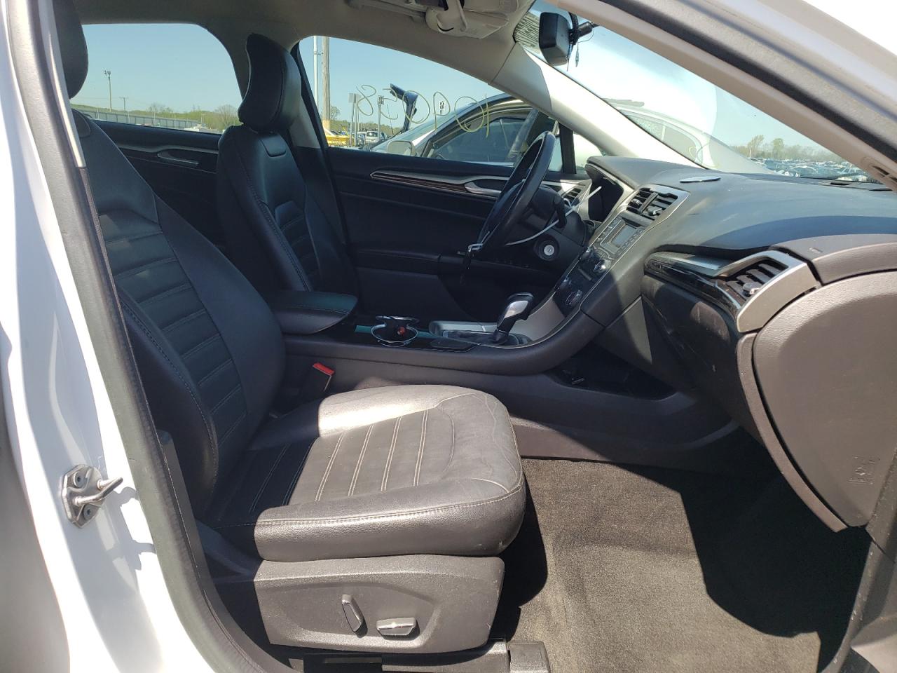 Photo 5 from auction – 2016 FORD FUSION SE with VIN 1FA6P0HD7G5107286