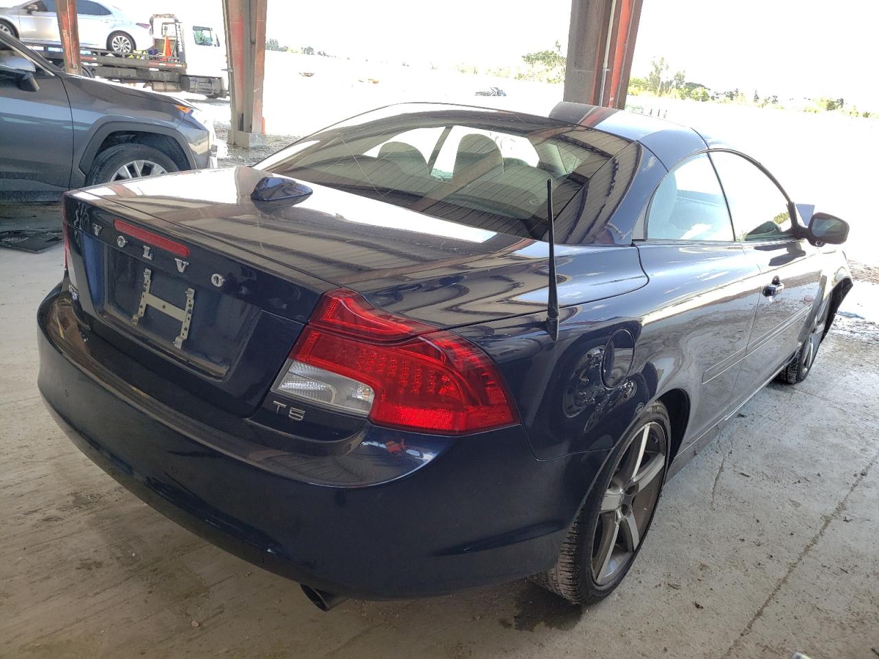 Photo 4 from auction – 2012 VOLVO C70 T5 with VIN YV1672MC4CJ127283