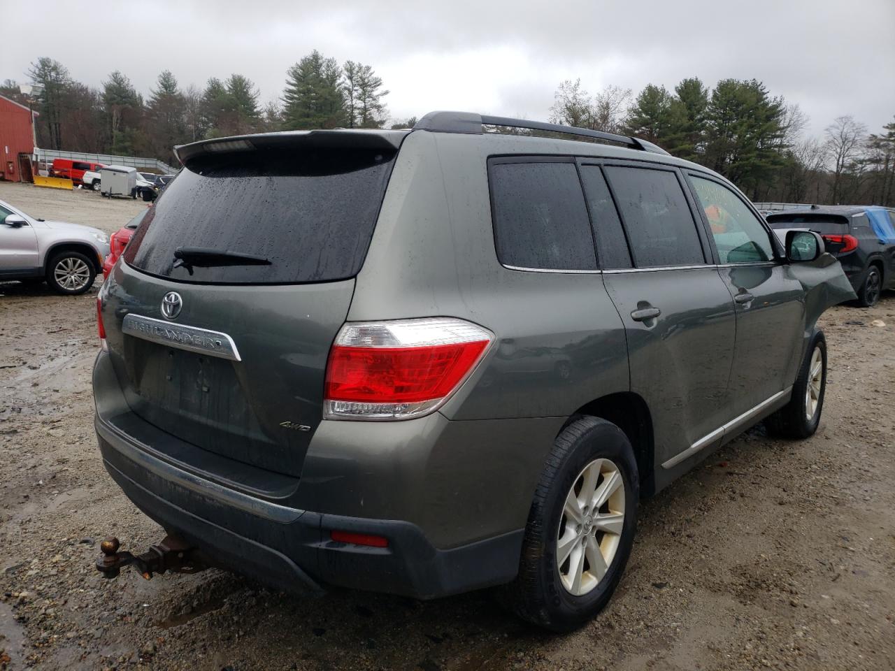 Photo 4 from auction – 2011 TOYOTA HIGHLANDER with VIN 5TDBK3EH6BS048458