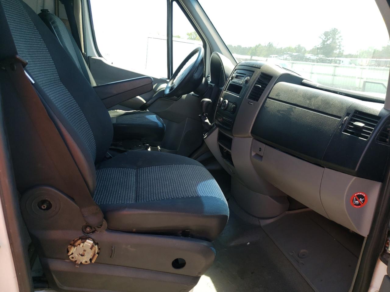 Photo 5 from auction – 2007 FREIGHTLINER SPRINTER 2 with VIN WDYPE845875224395