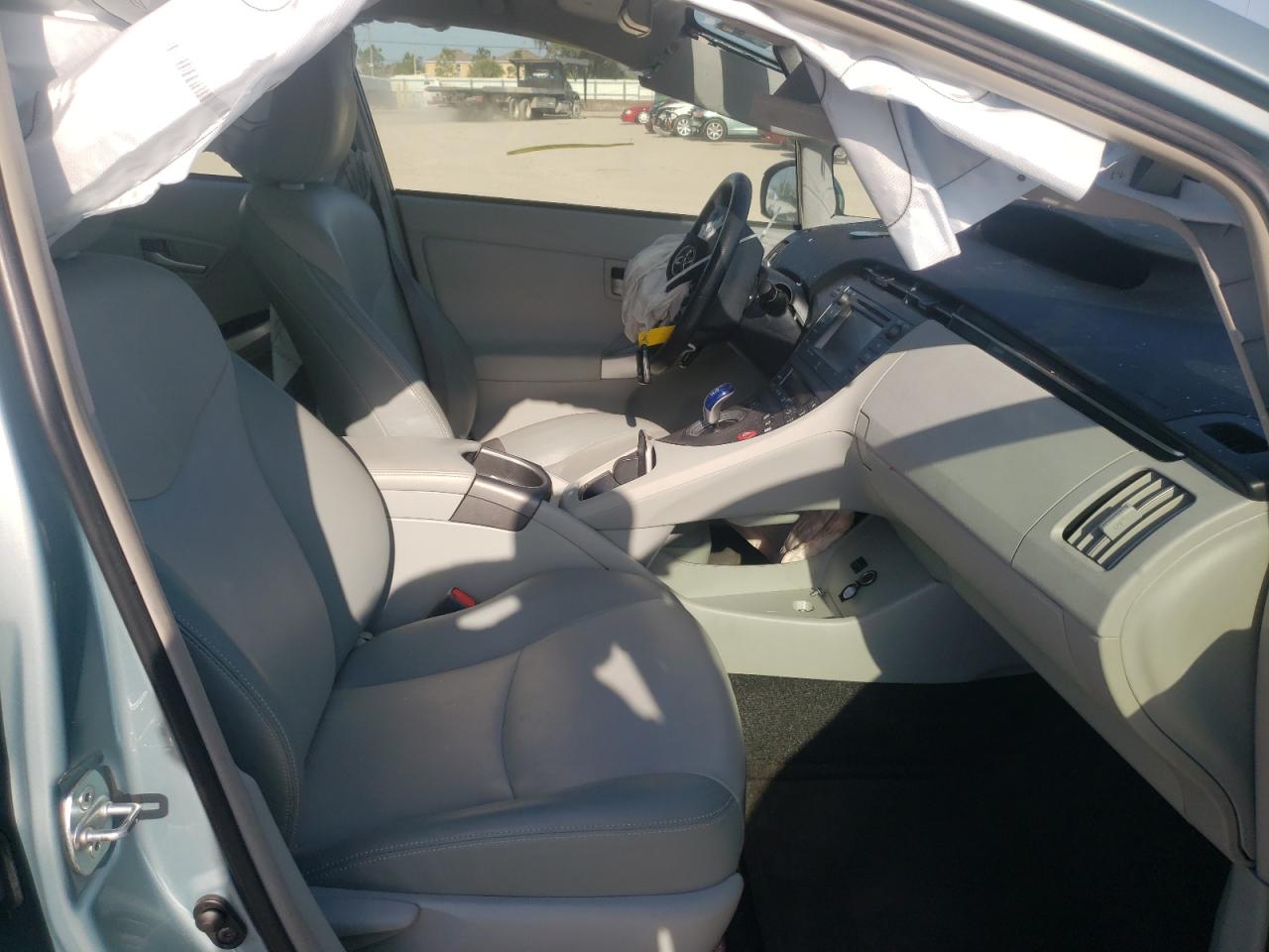 Photo 5 from auction – 2014 TOYOTA PRIUS with VIN JTDKN3DU4E1826408