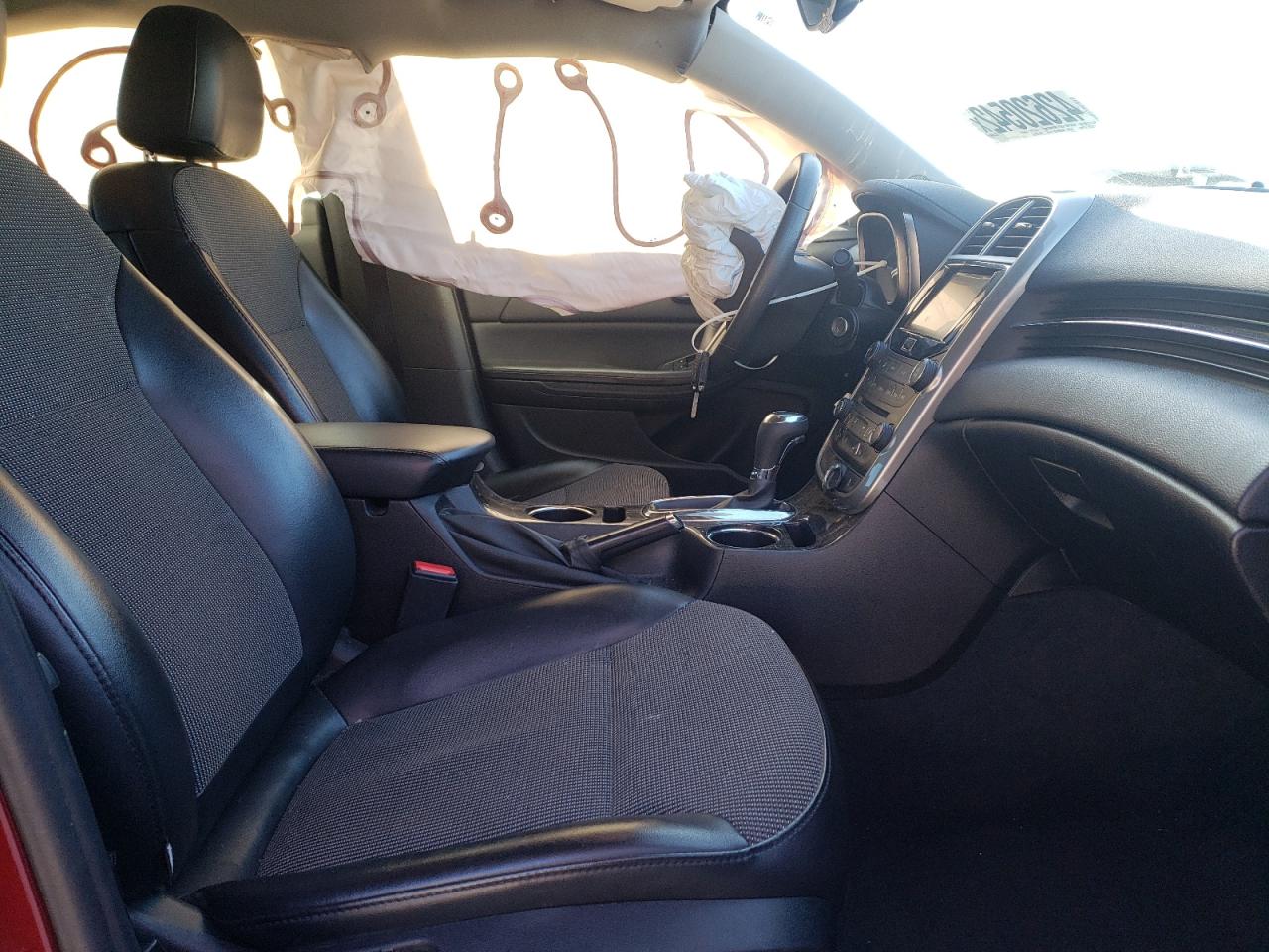 Photo 5 from auction – 2015 CHEVROLET MALIBU 1LT with VIN 1G11C5SLXFF202455