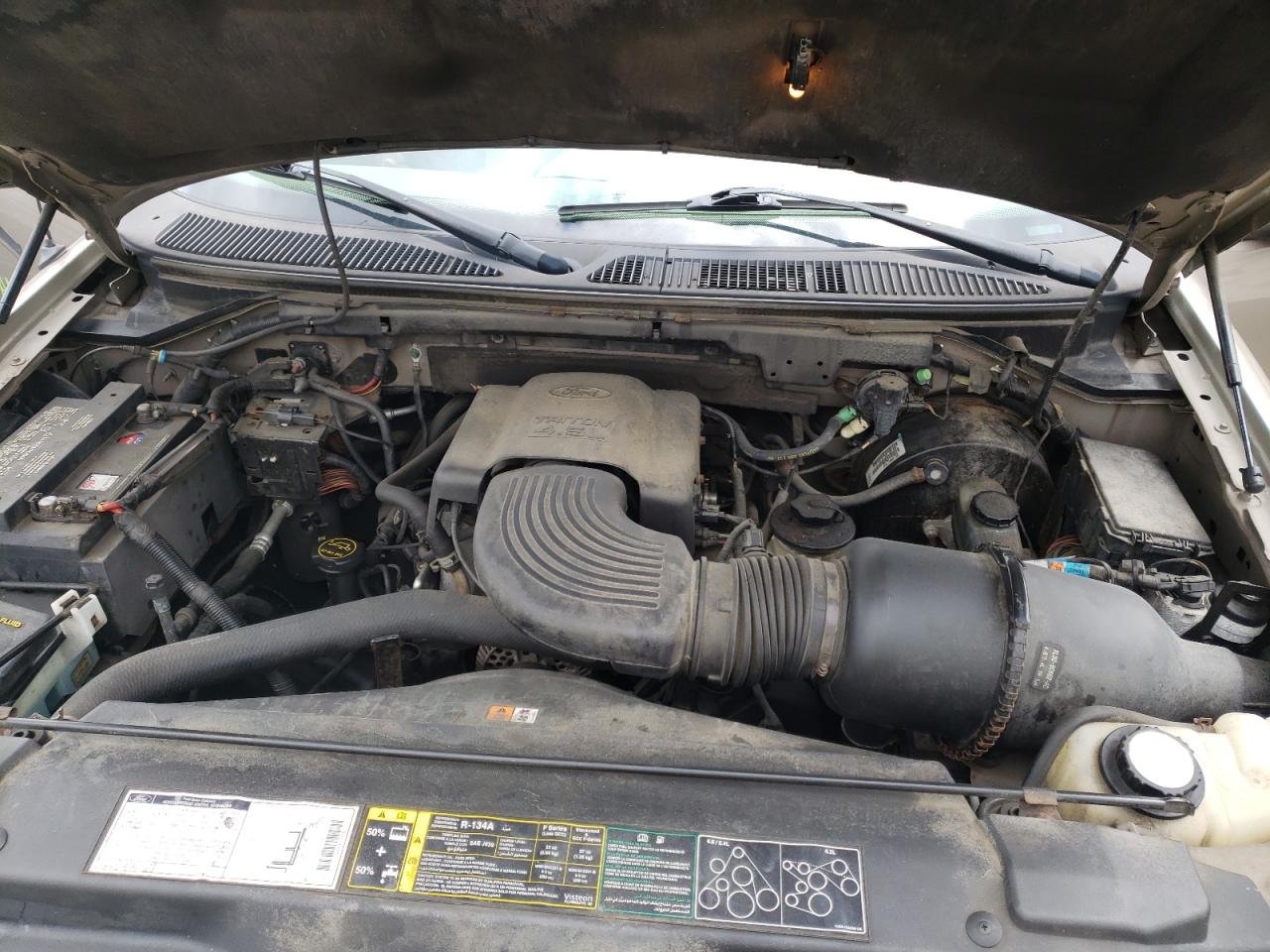 Photo 7 from auction – 2002 FORD F150 with VIN 1FTRX07W62KA55265