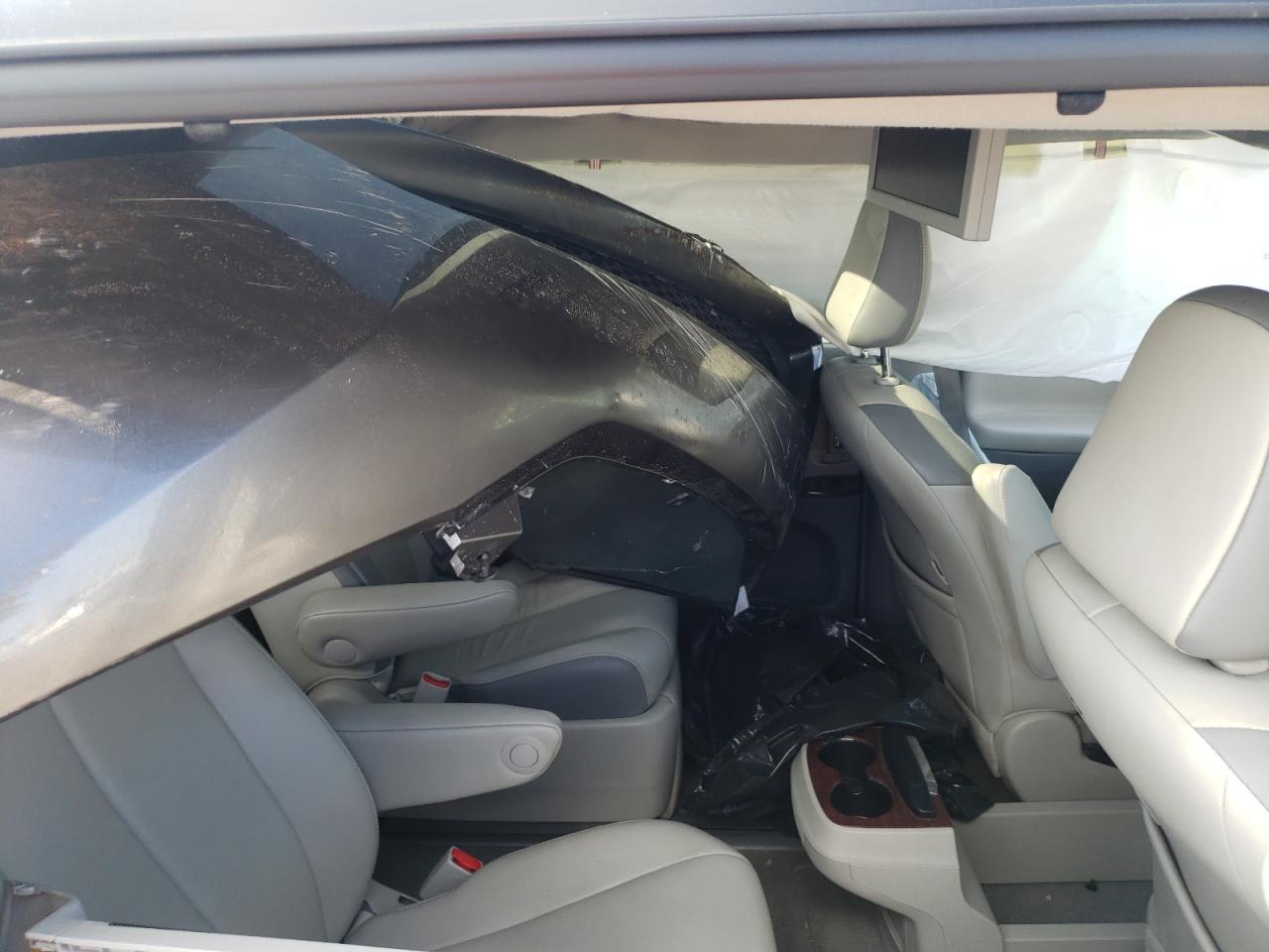 Photo 6 from auction – 2014 TOYOTA SIENNA XLE with VIN 5TDDK3DC1ES078471