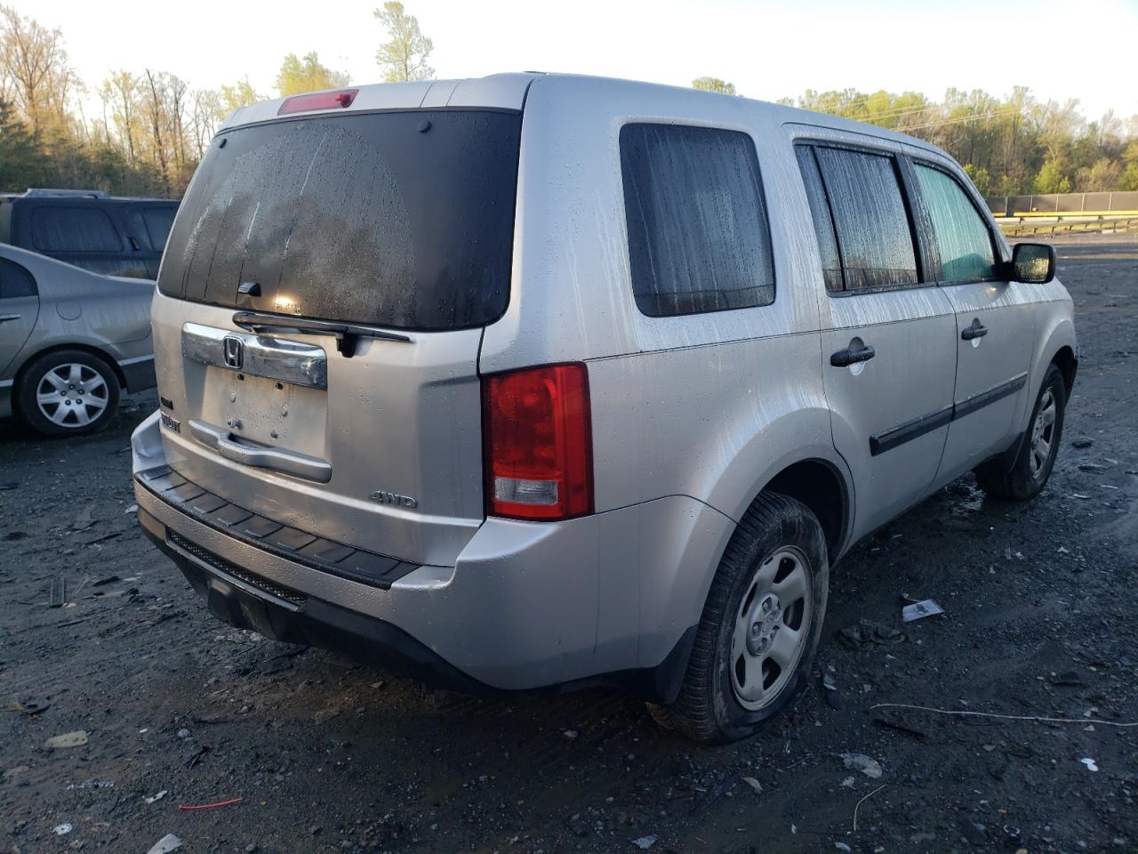 Photo 4 from auction – 2012 HONDA PILOT LX with VIN 5FNYF4H20CB082610