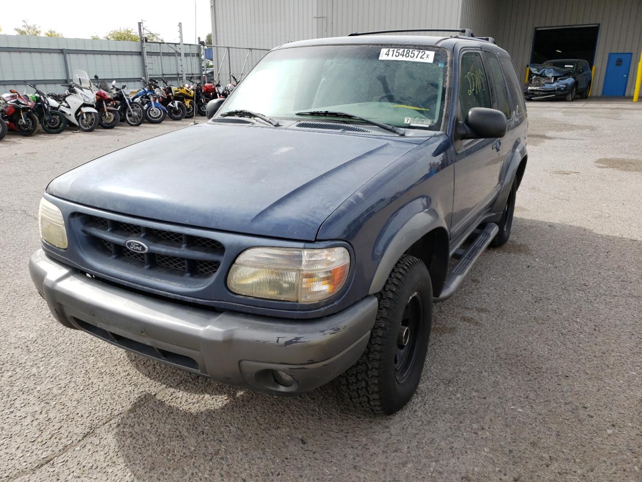 Photo 2 from auction – 2000 FORD EXPLORER S with VIN 1FMYU60E2YUA14262