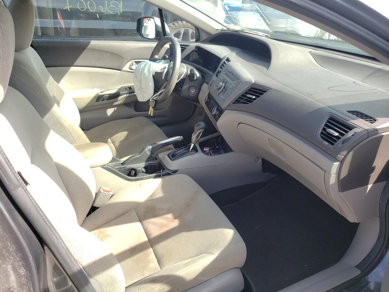 Photo 5 from auction – 2012 HONDA CIVIC LX with VIN 2HGFB2F59CH558174