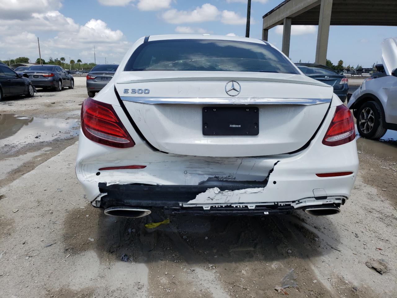 Photo 9 from auction – 2018 MERCEDES-BENZ E 300 with VIN WDDZF4JB3JA313509