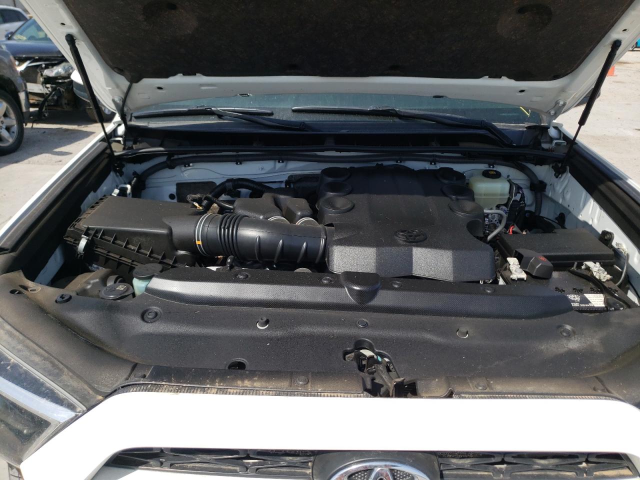 Photo 7 from auction – 2019 TOYOTA 4RUNNER SR with VIN JTEBU5JR4K5657859