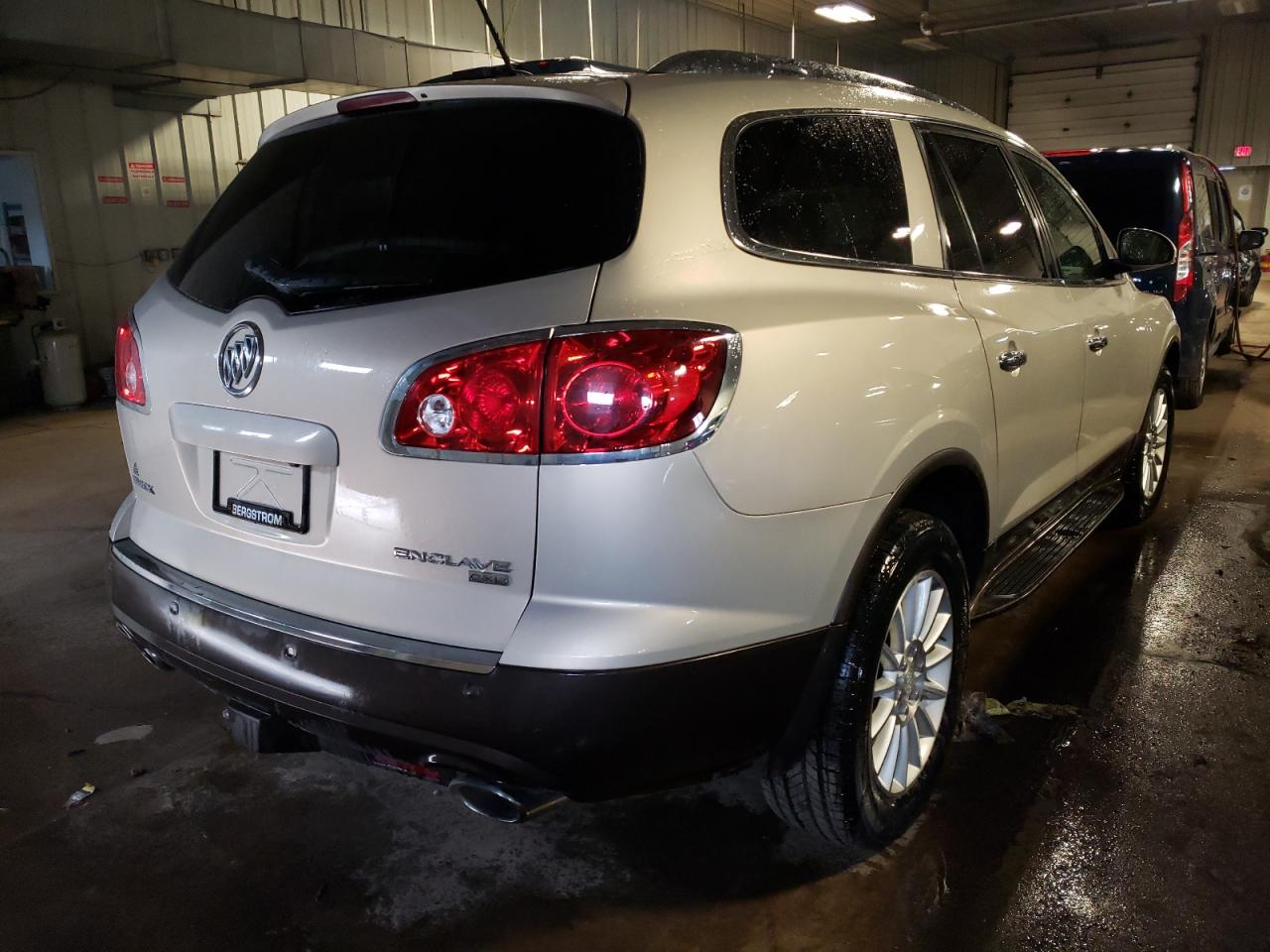 Photo 4 from auction – 2009 BUICK ENCLAVE CX with VIN 5GAER23D89J101852