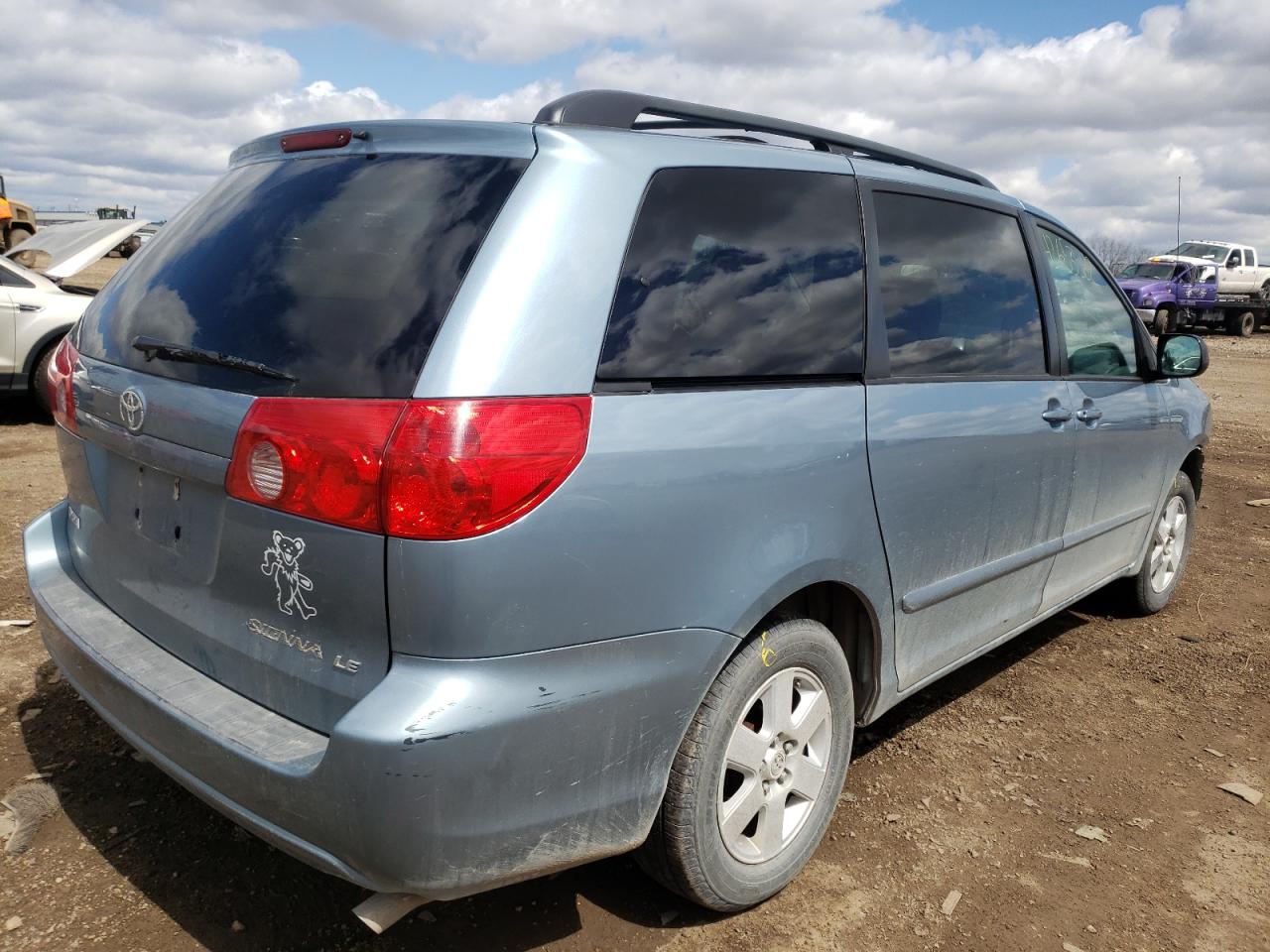 Photo 4 from auction – 2007 TOYOTA SIENNA CE with VIN 5TDZK23C07S023983