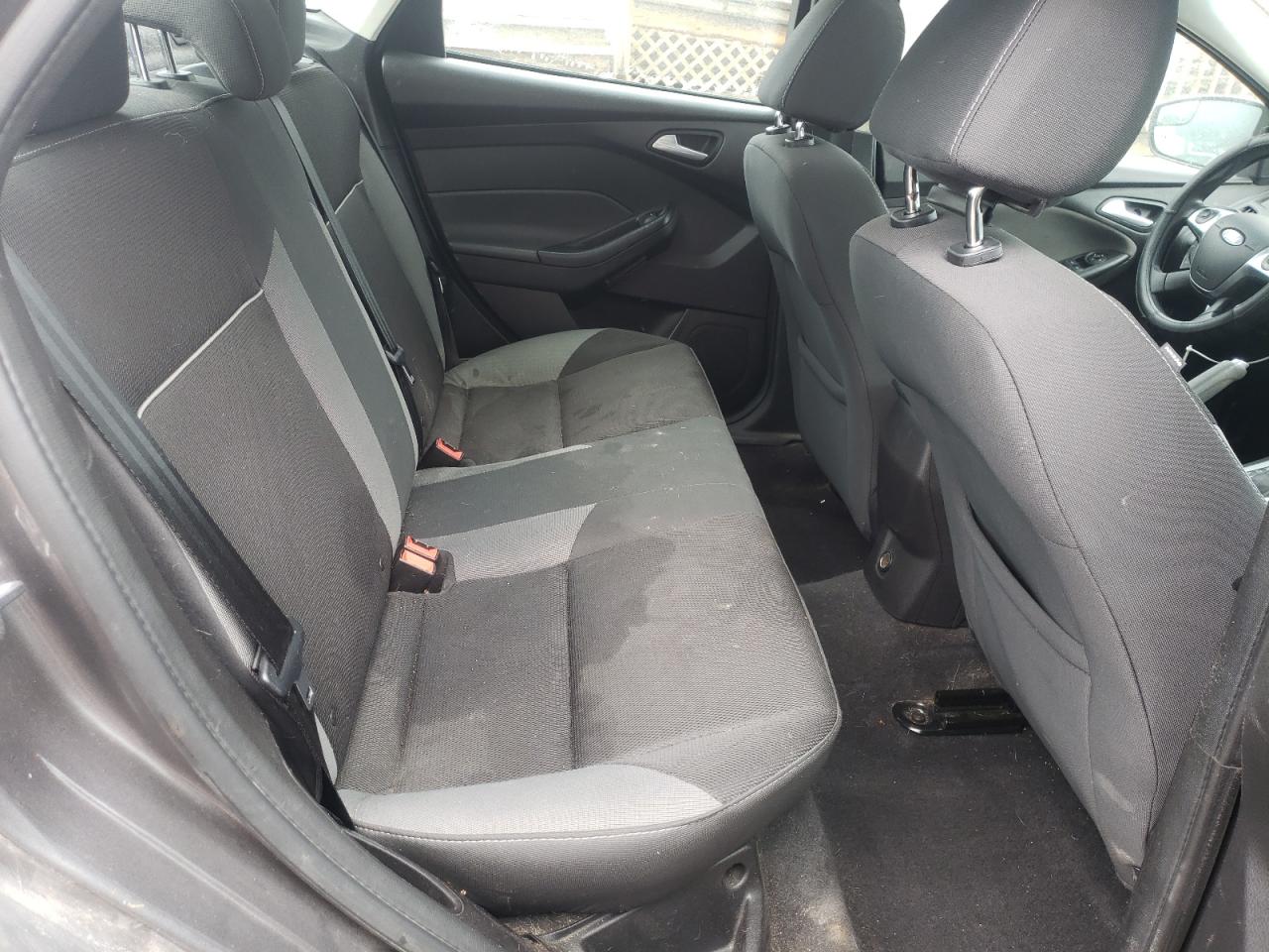 Photo 6 from auction – 2014 FORD FOCUS SE with VIN 1FADP3F28EL457187