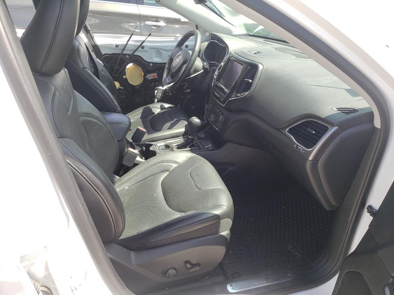Photo 5 from auction – 2019 JEEP CHEROKEE L with VIN 1C4PJMDX1KD272837