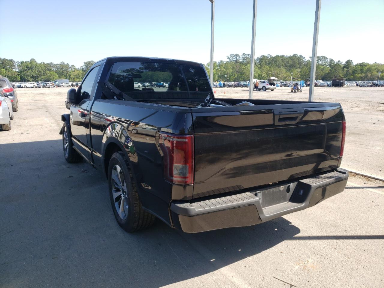 Foto 15 de la subasta – 2016 FORD F150 con VIN 1FTMF1CF1GKD52038