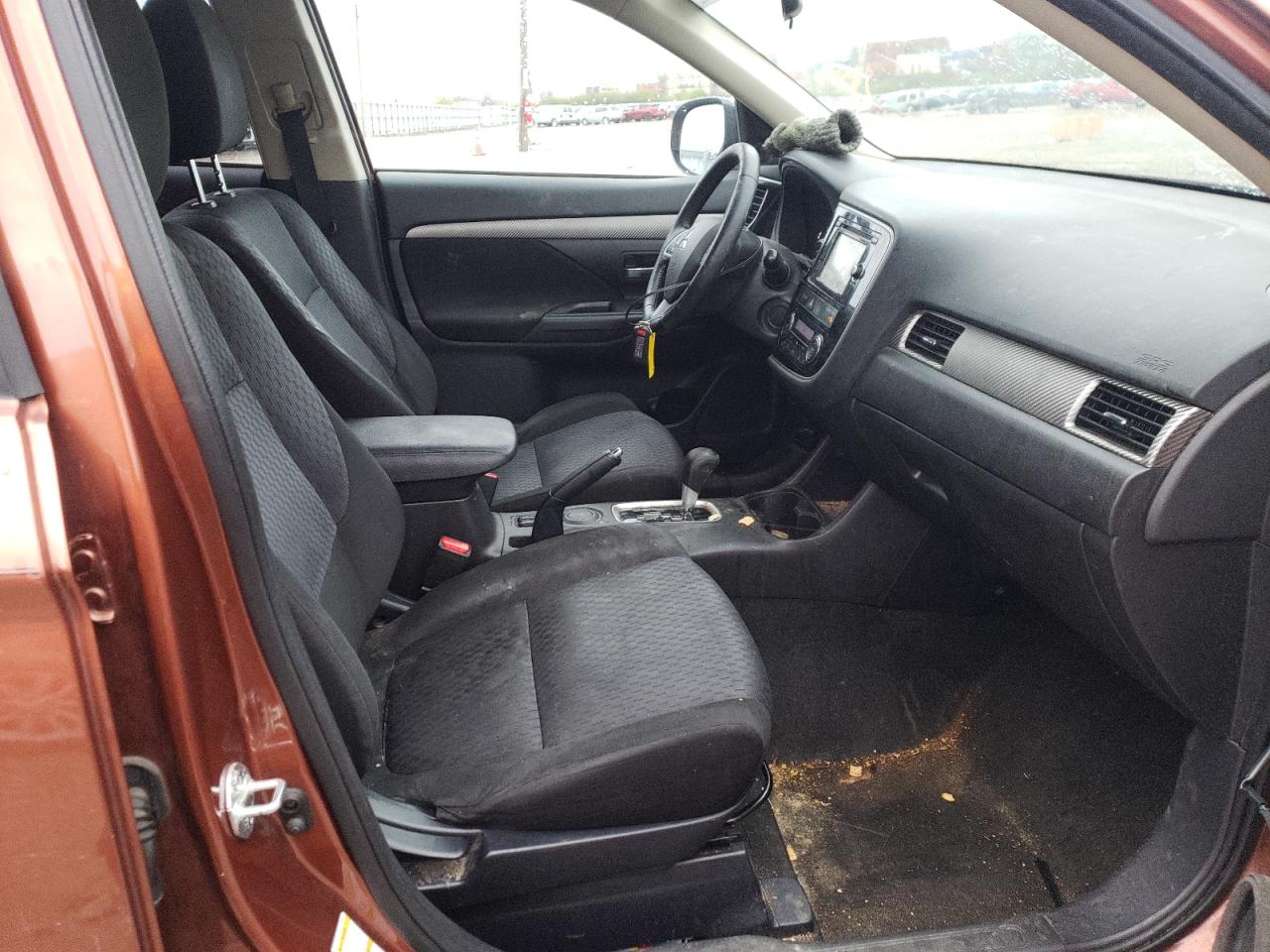 Photo 5 from auction – 2014 MITSUBISHI OUTLANDER with VIN JA4AD3A37EZ000335
