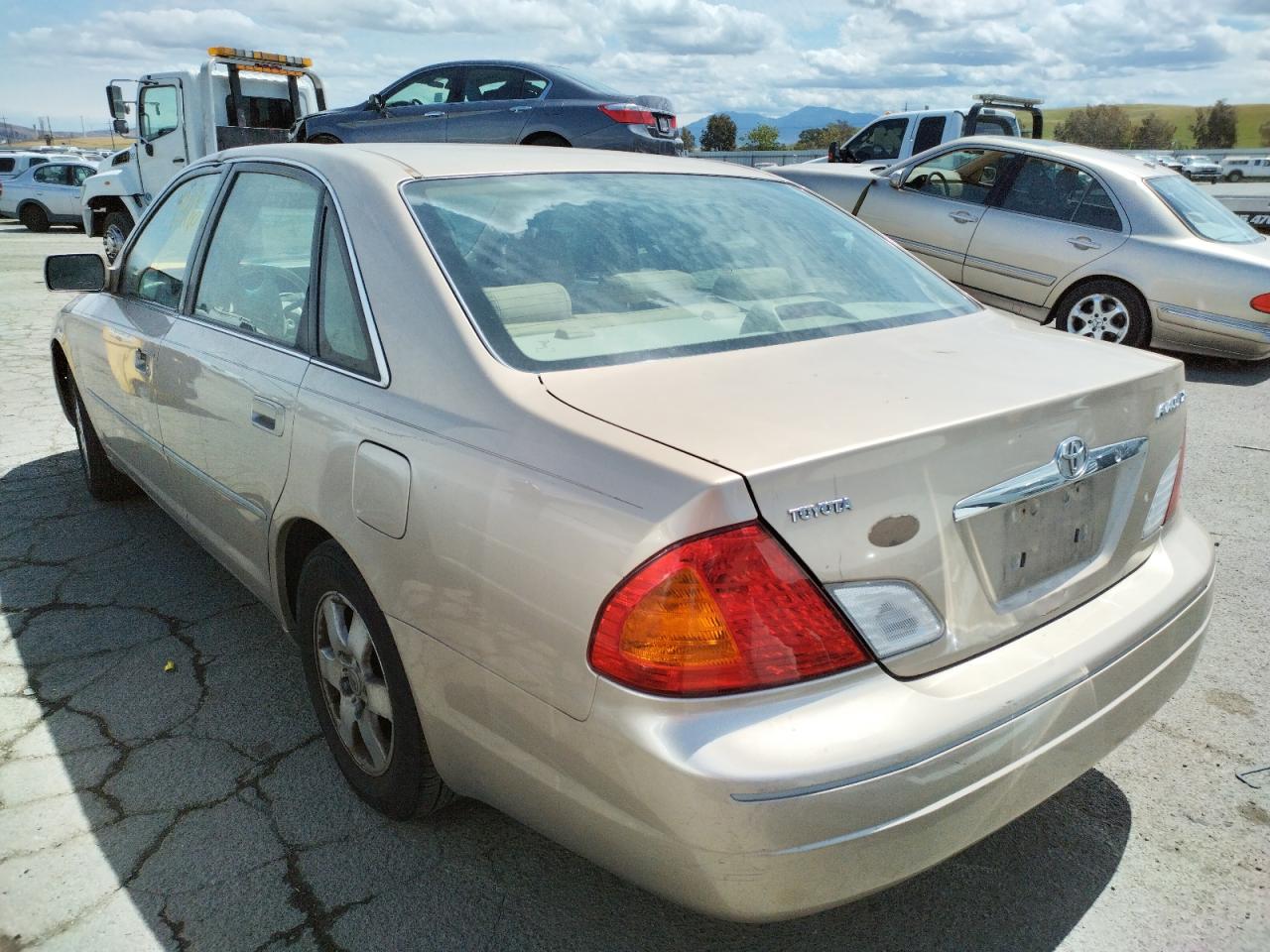 Фото 3 с аукциона – 2002 TOYOTA AVALON с VIN 4T1BF28B42U248090