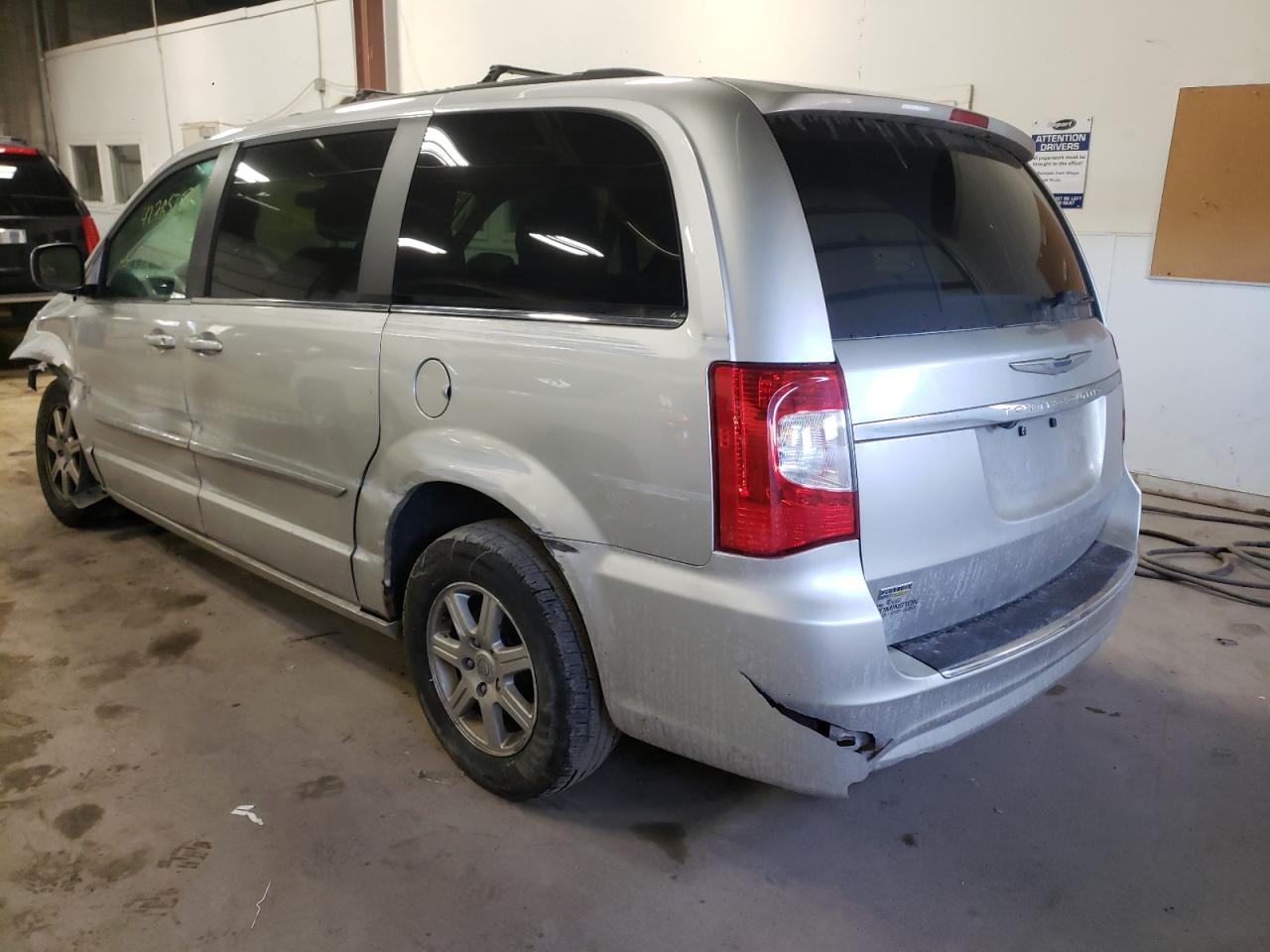 Photo 3 from auction – 2012 CHRYSLER TOWN & COU with VIN 2C4RC1BG7CR313619