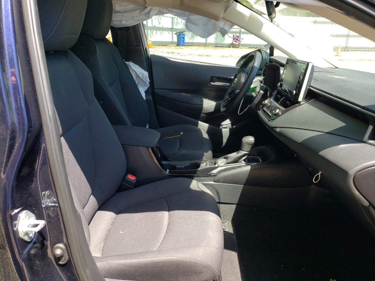 Photo 5 from auction – 2020 TOYOTA COROLLA LE with VIN 5YFEPRAE4LP048398