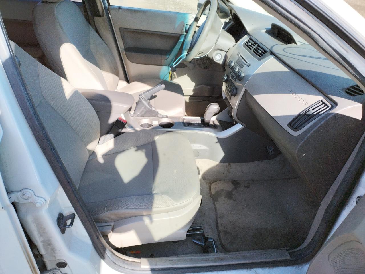 Photo 5 from auction – 2011 FORD FOCUS S with VIN 1FAHP3EN8BW117979