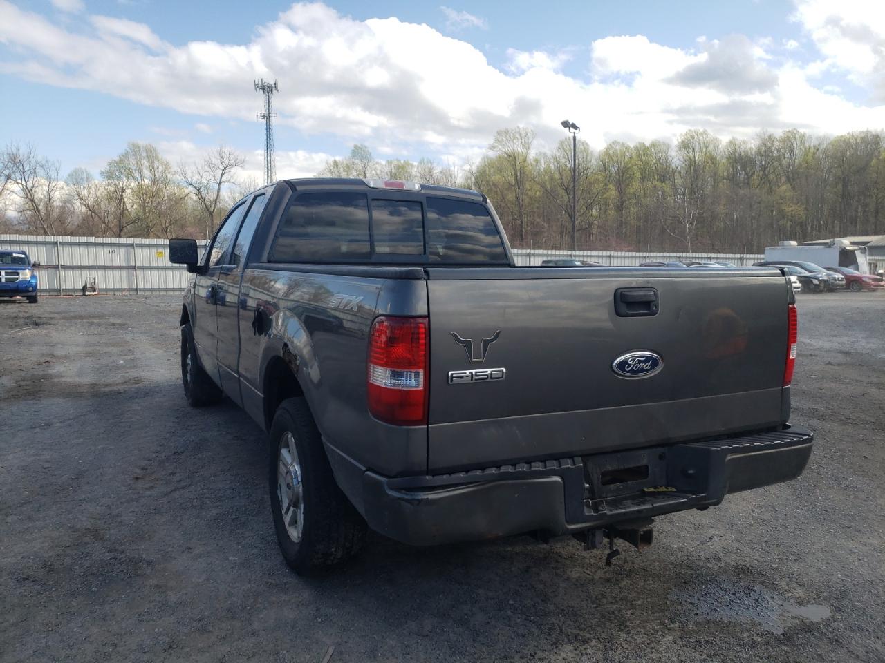 Photo 3 from auction – 2005 FORD F150 with VIN 1FTRX12W85FA38123