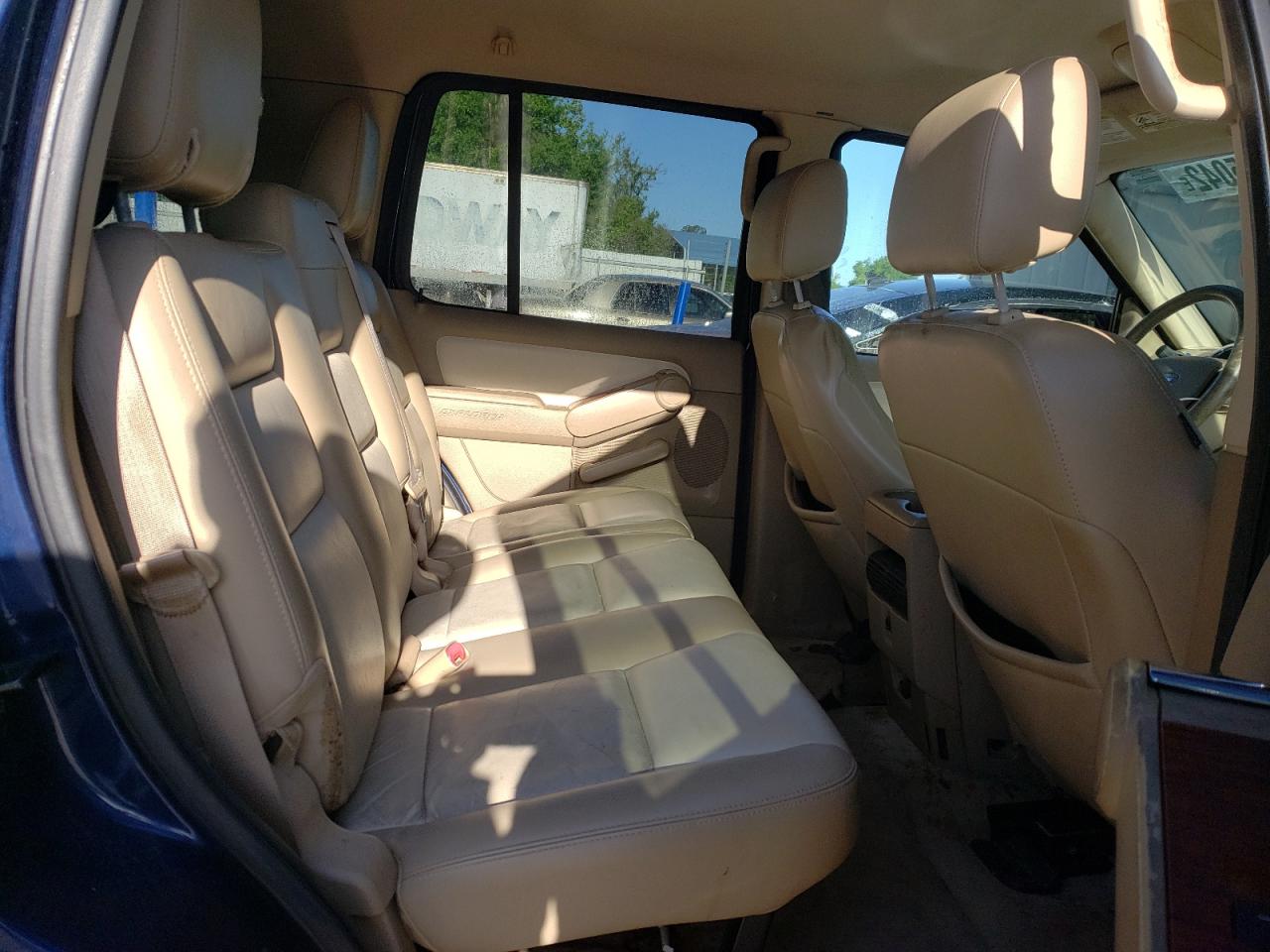 Photo 6 from auction – 2007 FORD EXPLORER E with VIN 1FMEU64E97UB16945