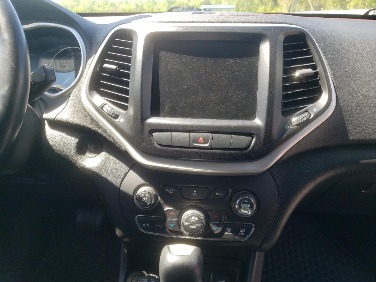 Photo 9 from auction – 2014 JEEP CHEROKEE T with VIN 1C4PJMBB2EW145739