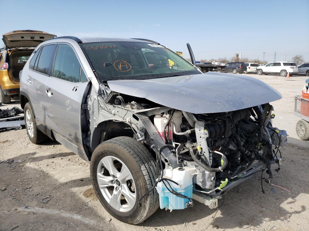 Photo 1 from auction – 2020 TOYOTA RAV4 LE with VIN JTMMWRFV6LD059641