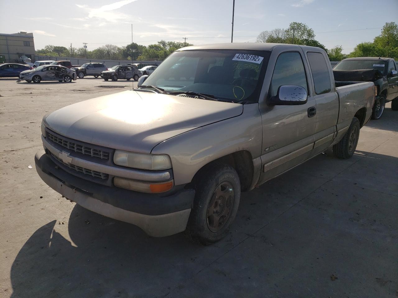 Photo 2 from auction – 2002 CHEVROLET SILVERADO with VIN 2GCEC19V021325532