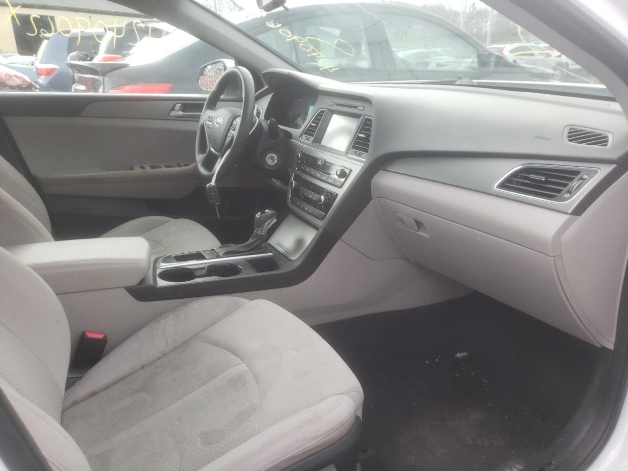 Photo 5 from auction – 2016 HYUNDAI SONATA SE with VIN 5NPE24AFXGH328422