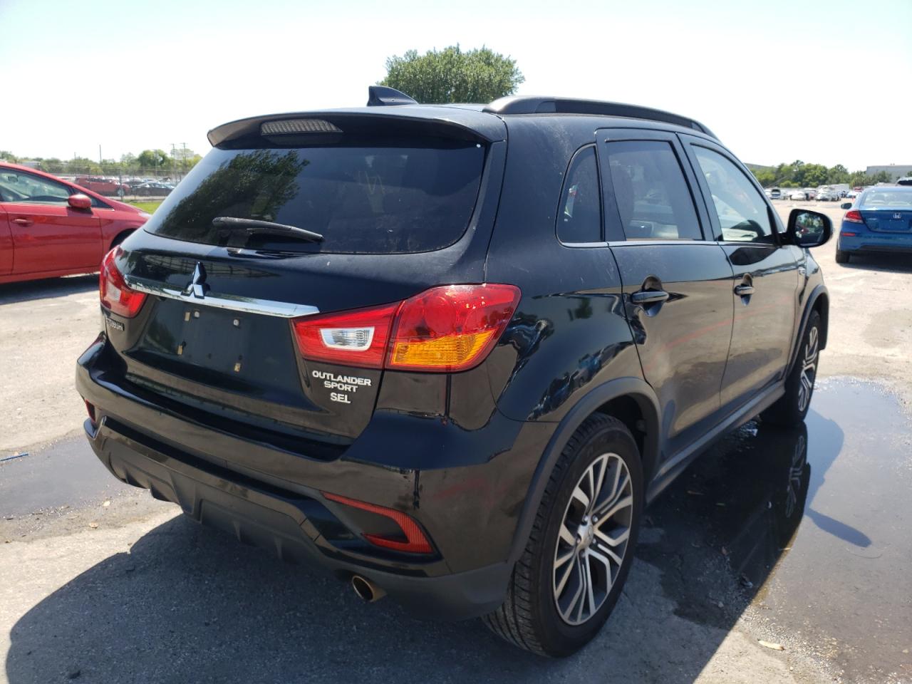 Photo 4 from auction – 2018 MITSUBISHI OUTLANDER with VIN JA4AP4AW6JU000969