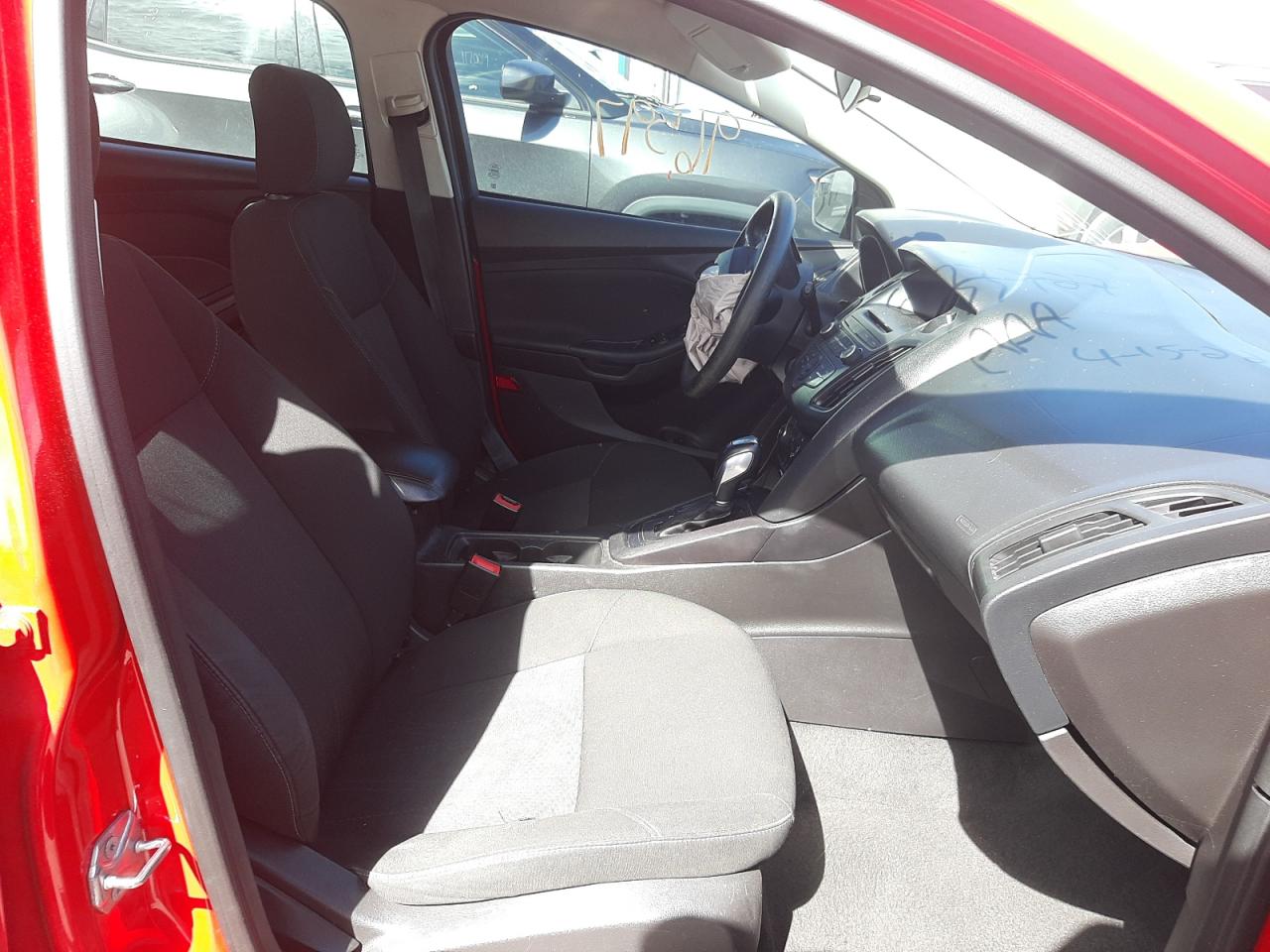 Photo 5 from auction – 2015 FORD FOCUS SE with VIN 1FADP3K28FL288750