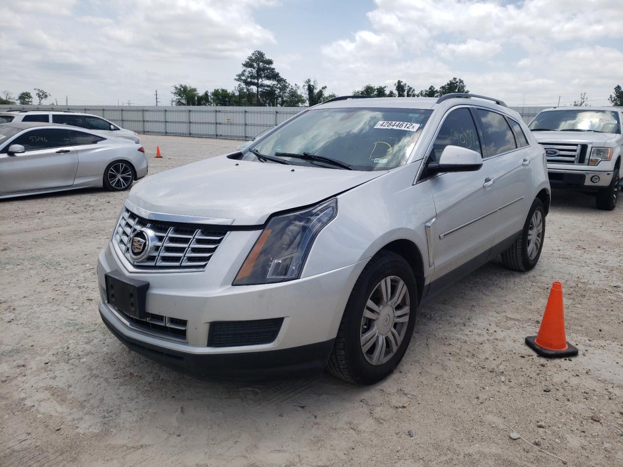 صورة رقم 2 من المزاد - 2016 CADILLAC SRX مع VIN 3GYFNAE38GS579434