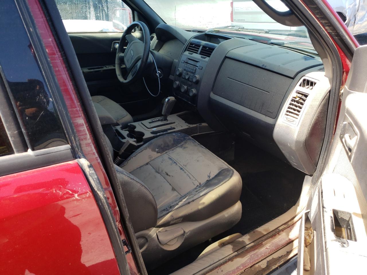 Photo 9 from auction – 2011 FORD ESCAPE LIM with VIN 1FMCU0EG7BKB51007