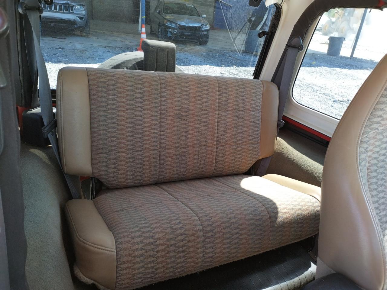 Photo 6 from auction – 2000 JEEP WRANGLER / with VIN 1J4FA49S0YP779223