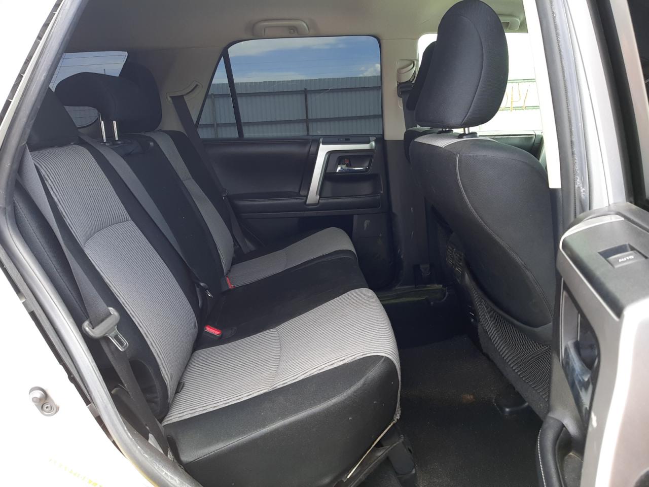 Photo 6 from auction – 2014 TOYOTA 4RUNNER SR with VIN JTEBU5JR2E5187223