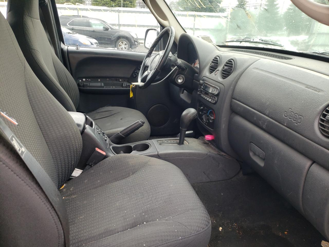 Photo 5 from auction – 2003 JEEP LIBERTY SP with VIN 1J4GL48K33W577040