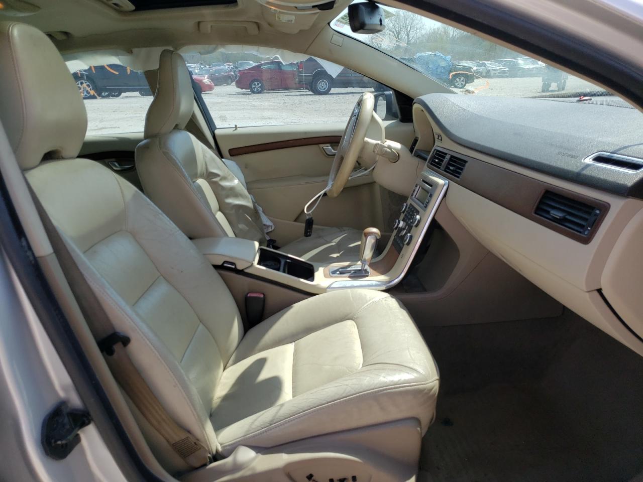 Photo 5 from auction – 2010 VOLVO S80 3.2 with VIN YV1982AS8A1116483