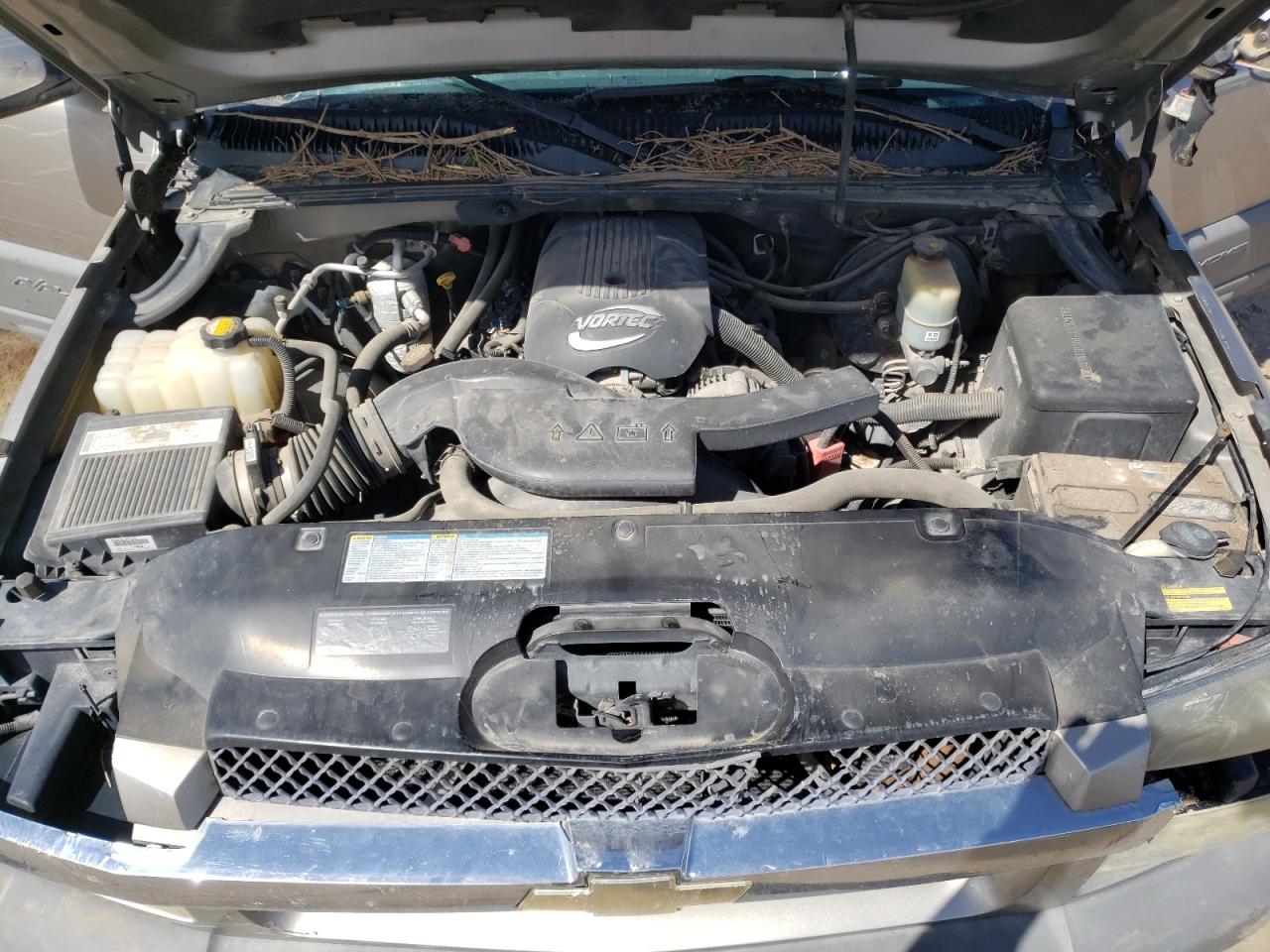 Photo 7 from auction – 2002 CHEVROLET AVALANCHE with VIN 3GNEK13T92G101295