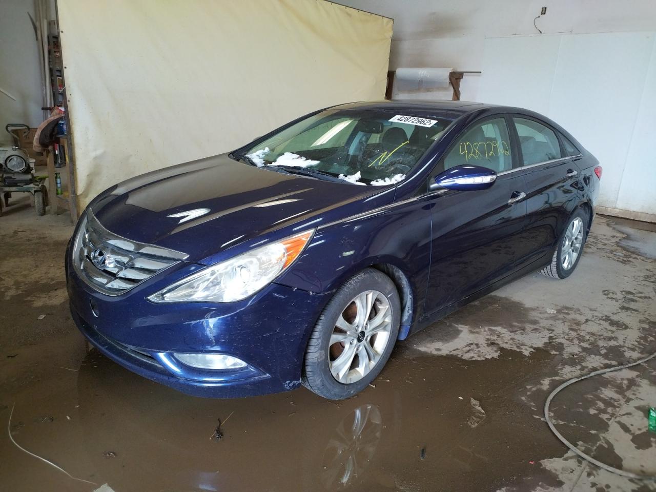 Photo 2 from auction – 2011 HYUNDAI SONATA SE with VIN 5NPEC4AC6BH059749