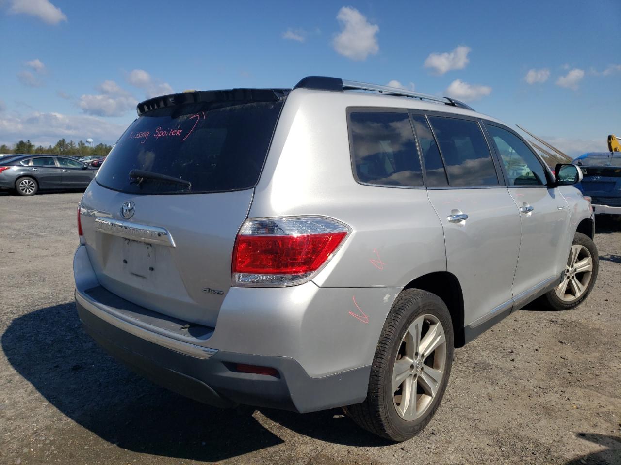 Photo 4 from auction – 2012 TOYOTA HIGHLANDER with VIN 5TDDK3EH3CS165148