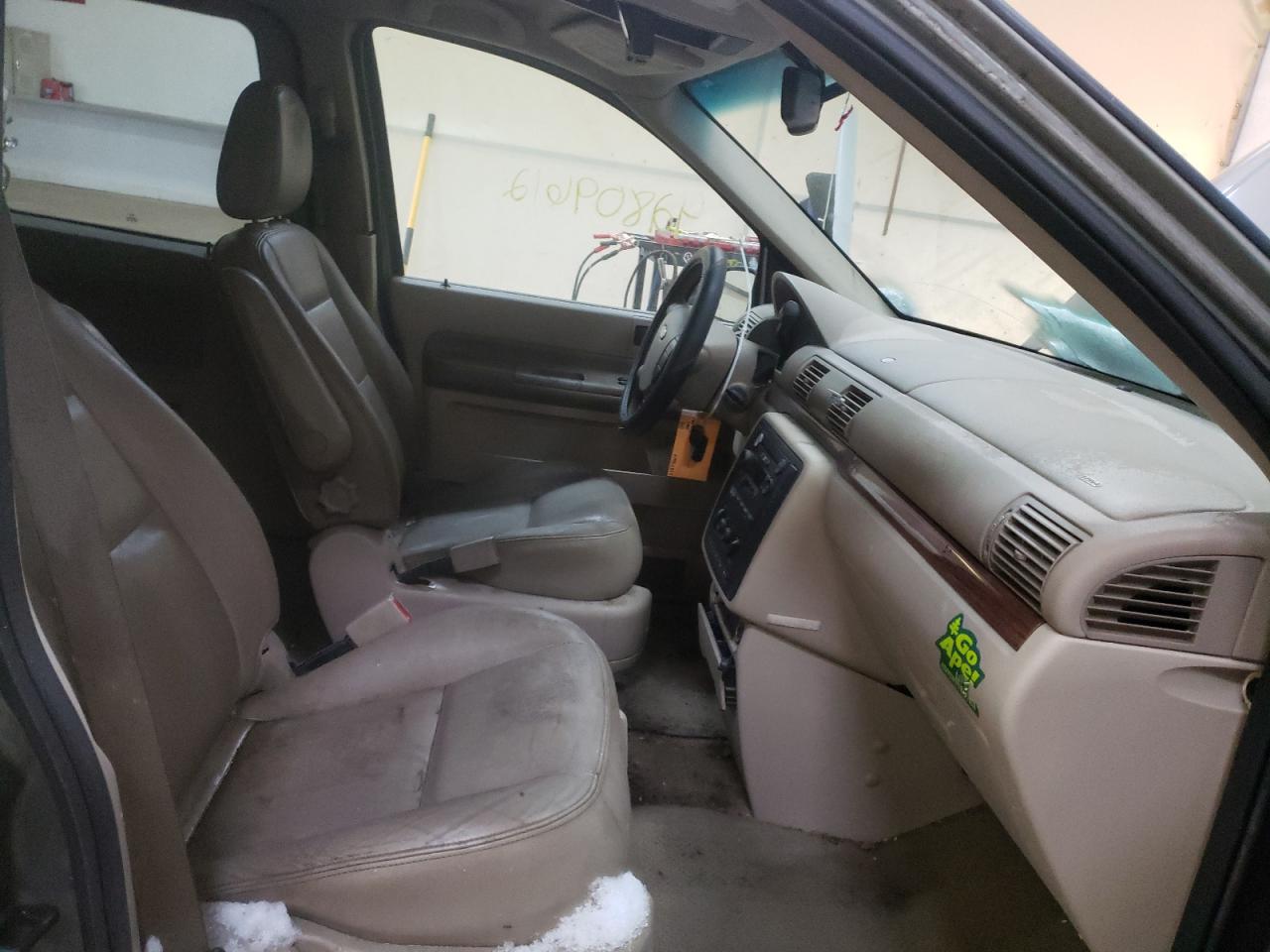 Photo 5 from auction – 2004 FORD FREESTAR S with VIN 2FMDA52204BA89062